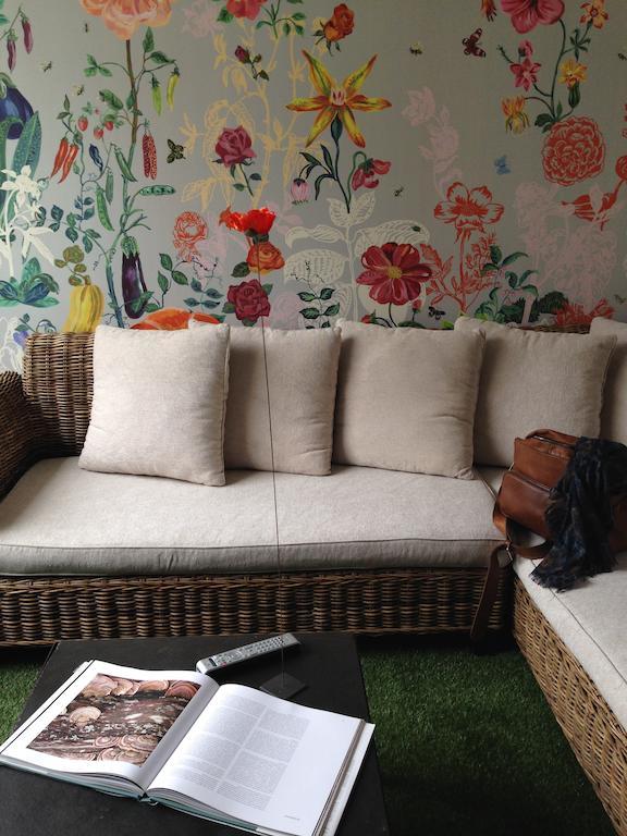Surprenantes - L'Ile Mysterieuse Apartment Room photo